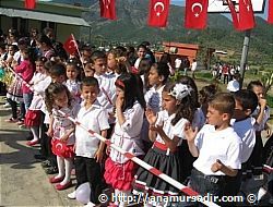 23 N�SAN M�LL� EGEMENL�K VE �OCUK BAYRAMI